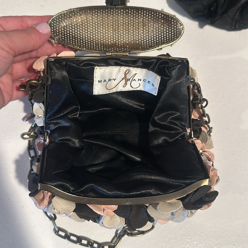 Beautiful Mary Francis handbag - Picture 5 of 7